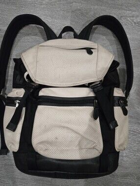Coach Terrain Backpack In Perforated Leather Mixed Materials Cream & Black FAIR